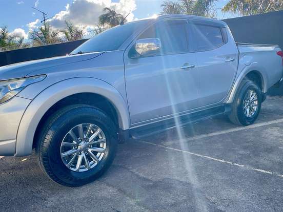 MITSUBISHI-L200 TRITON-2.4 16V TURBO DIESEL SPORT HPE-S CD 4P 4X4 AUTOMÁTICO MITSUBISHI-L200 TRITON-2019