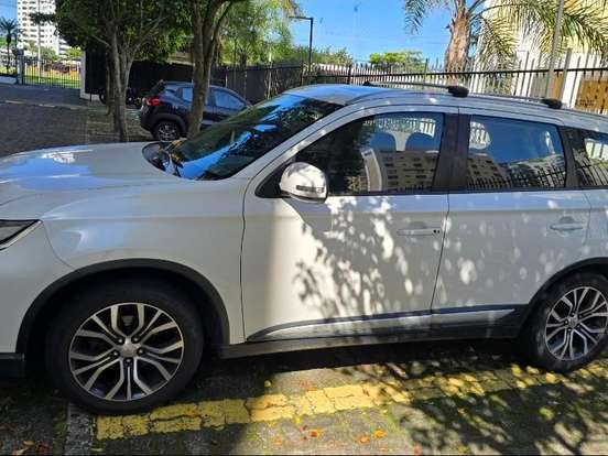 MITSUBISHI-OUTLANDER-2.0 COMFORT 16V GASOLINA 4P AUTOMÁTICO MITSUBISHI-OUTLANDER-2017