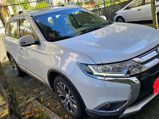 MITSUBISHI-OUTLANDER-2.0 COMFORT 16V GASOLINA 4P AUTOMÁTICO MITSUBISHI-OUTLANDER-2017