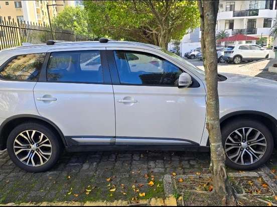 MITSUBISHI-OUTLANDER-2.0 COMFORT 16V GASOLINA 4P AUTOMÁTICO MITSUBISHI-OUTLANDER-2017