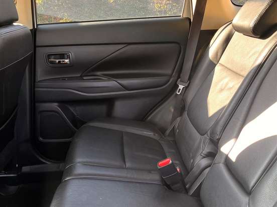 MITSUBISHI-OUTLANDER-3.0 GT 4X4 V6 24V GASOLINA 4P AUTOMÁTICO MITSUBISHI-OUTLANDER-2015