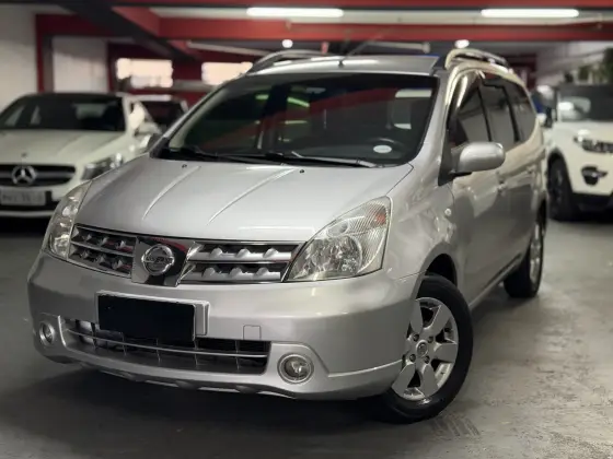 NISSAN GRAND LIVINA 1.8 SL 16V FLEX 4P AUTOMÁTICO NISSAN GRAND LIVINA 1.8 SL 16V FLEX 4P AUTOMÁTICO