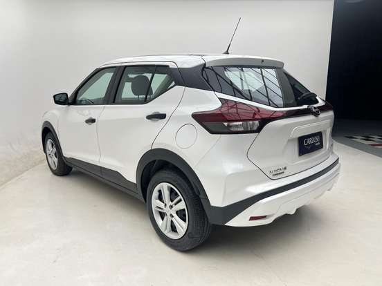 NISSAN-KICKS PLAY-2025