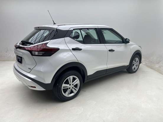 NISSAN-KICKS PLAY-2025