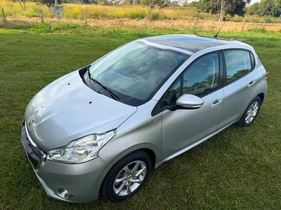 PEUGEOT 208 1.6 ALLURE 16V FLEX 4P AUTOMÁTICO PEUGEOT 208 1.6 ALLURE 16V FLEX 4P AUTOMÁTICO
