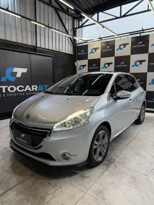 PEUGEOT 208 1.6 GRIFFE 16V FLEX 4P AUTOMÁTICO PEUGEOT 208 1.6 GRIFFE 16V FLEX 4P AUTOMÁTICO