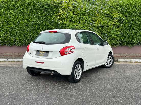 PEUGEOT-208-1.6 ALLURE 16V FLEX 4P AUTOMÁTICO PEUGEOT-208-2016