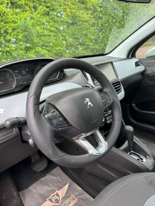 PEUGEOT-208-2016