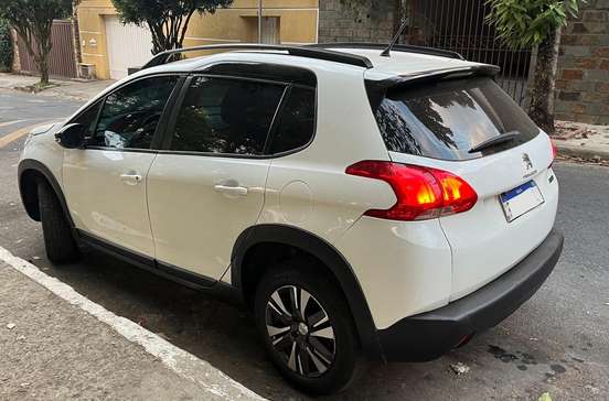 PEUGEOT-2008-2021