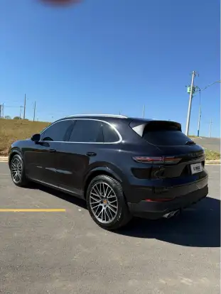 PORSCHE-CAYENNE-2018