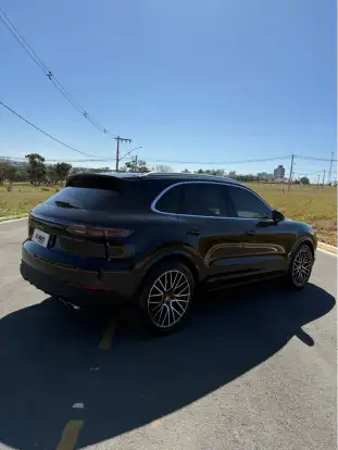 PORSCHE-CAYENNE-2018