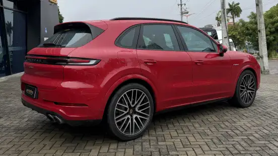 PORSCHE-CAYENNE-2024