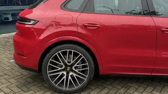 PORSCHE-CAYENNE-2024