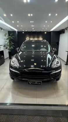 PORSCHE-CAYENNE-2012