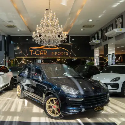 PORSCHE-CAYENNE-2015