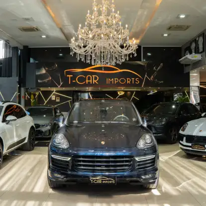 PORSCHE-CAYENNE-2015