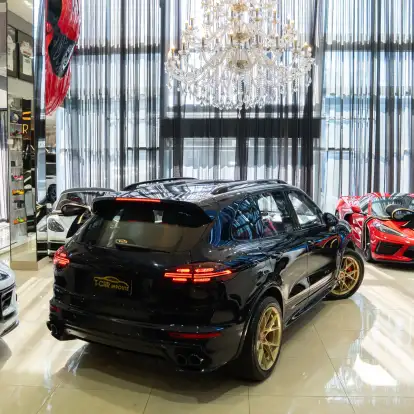 PORSCHE-CAYENNE-2015