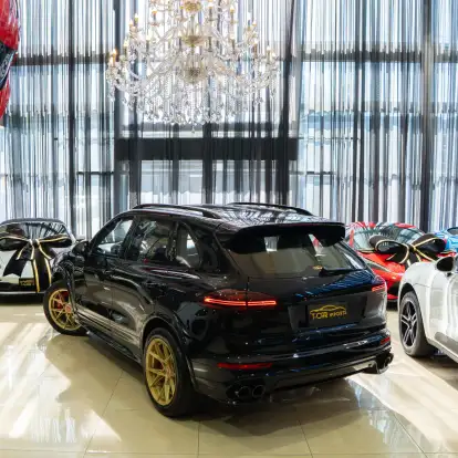 PORSCHE-CAYENNE-2015