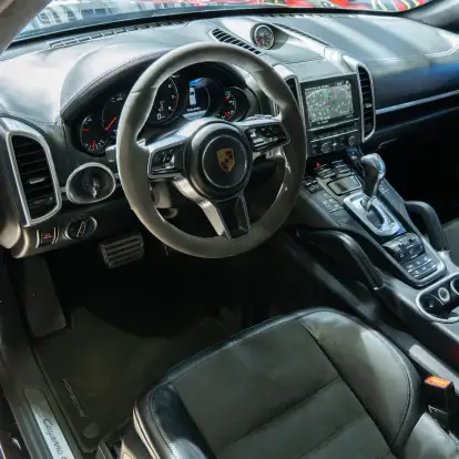 PORSCHE-CAYENNE-2015