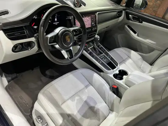 PORSCHE-MACAN-2021