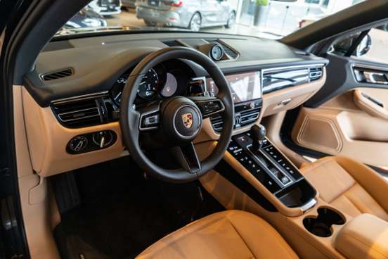 PORSCHE-MACAN-2025