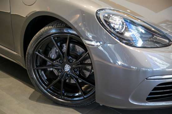 PORSCHE-718-2019