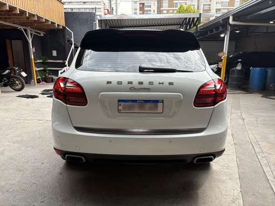 PORSCHE-CAYENNE-2011