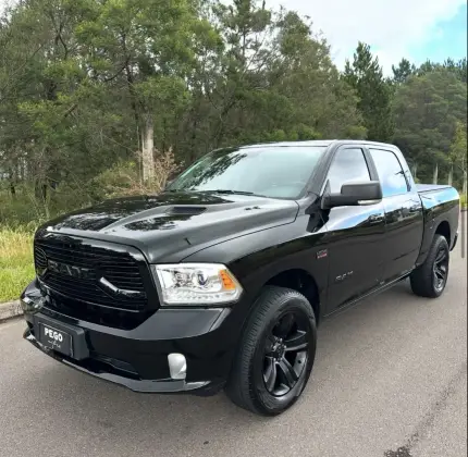 RAM CLASSIC 5.7 V8 GASOLINA LARAMIE NIGHT EDITION CD 4X4 AUTOMÁTICO RAM CLASSIC 5.7 V8 GASOLINA LARAMIE NIGHT EDITION CD 4X4 AUTOMÁTICO