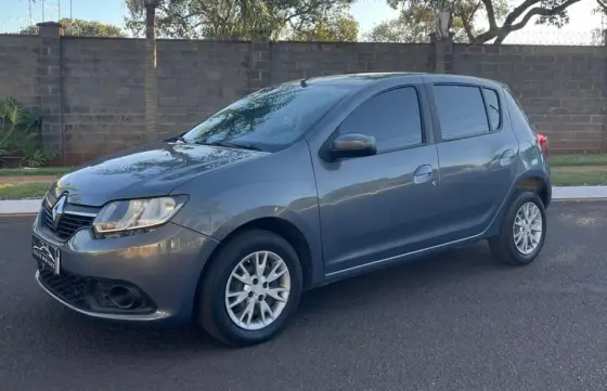 RENAULT SANDERO 1.0 EXPRESSION 16V FLEX 4P MANUAL RENAULT SANDERO 1.0 EXPRESSION 16V FLEX 4P MANUAL