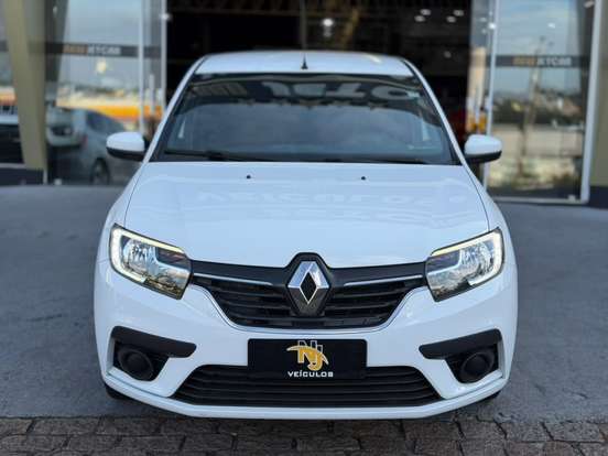 RENAULT-SANDERO-2020