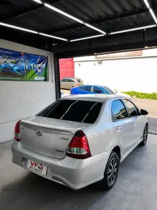 TOYOTA-ETIOS-2017