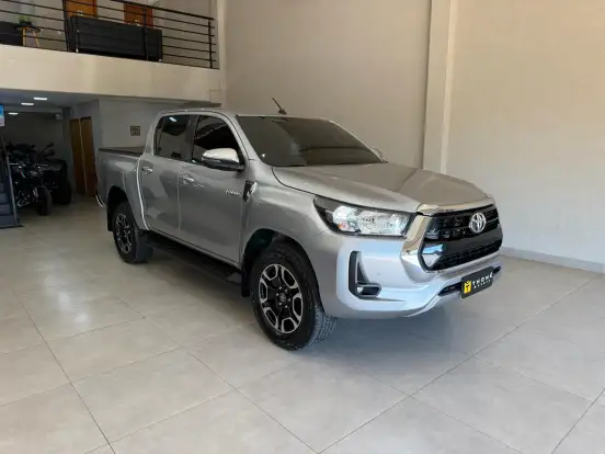 TOYOTA-HILUX-2.8 D-4D TURBO DIESEL CD SRV 4X4 AUTOMÁTICO TOYOTA-HILUX-2020