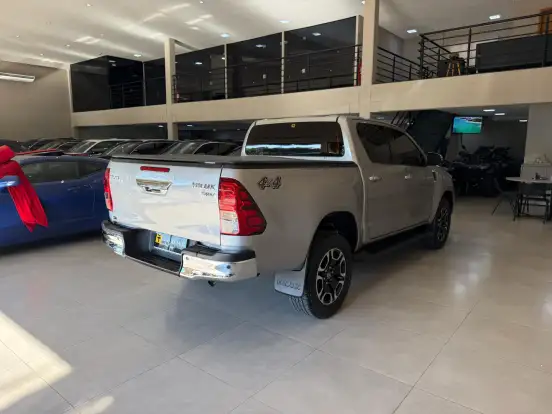 TOYOTA-HILUX-2020