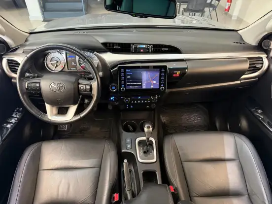 TOYOTA-HILUX-2.8 D-4D TURBO DIESEL CD SRV 4X4 AUTOMÁTICO TOYOTA-HILUX-2020