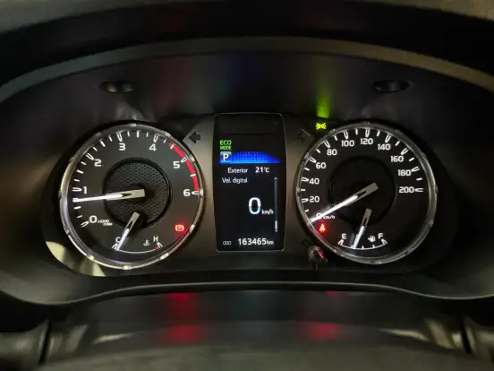 TOYOTA-HILUX-2020