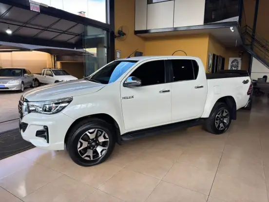 TOYOTA-HILUX-2019