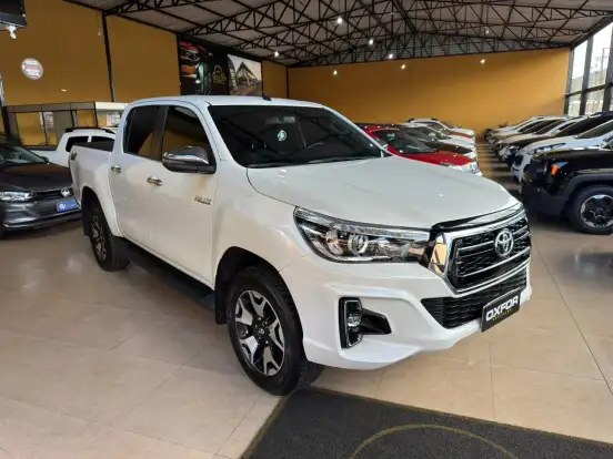 TOYOTA-HILUX-2019