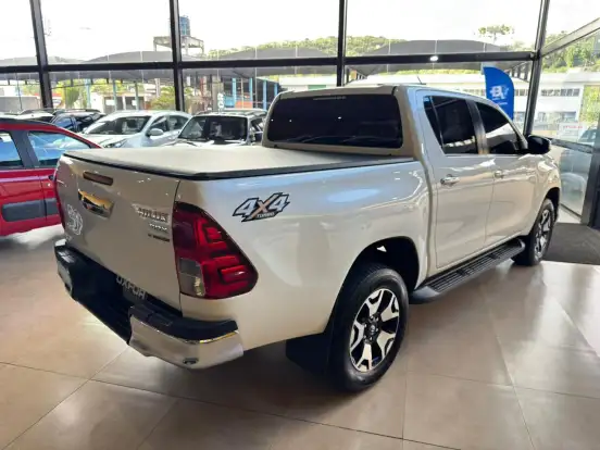 TOYOTA-HILUX-2.8 SRX 4X4 CD 16V DIESEL 4P AUTOMÁTICO TOYOTA-HILUX-2019
