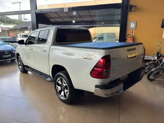 TOYOTA-HILUX-2.8 SRX 4X4 CD 16V DIESEL 4P AUTOMÁTICO TOYOTA-HILUX-2019