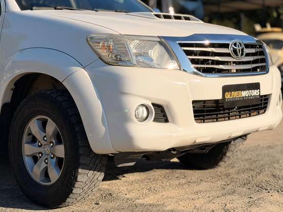TOYOTA-HILUX-2.7 SRV 4X4 CD 16V FLEX 4P AUTOMÁTICO TOYOTA-HILUX-2013