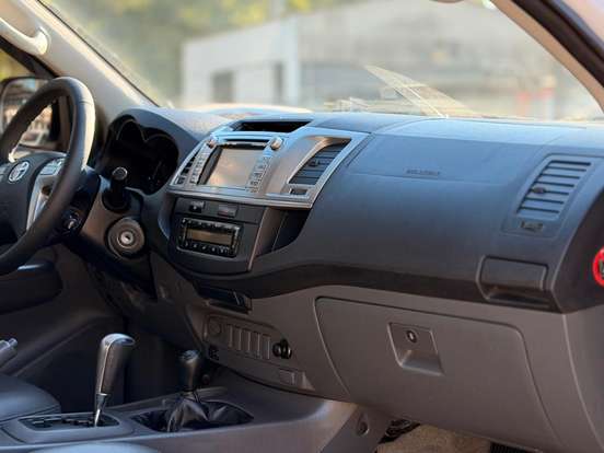 TOYOTA-HILUX-2.7 SRV 4X4 CD 16V FLEX 4P AUTOMÁTICO TOYOTA-HILUX-2013