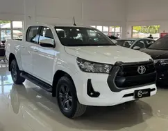 TOYOTA HILUX 2.8 D-4D TURBO DIESEL CD SR 4X4 AUTOMÁTICO TOYOTA HILUX 2.8 D-4D TURBO DIESEL CD SR 4X4 AUTOMÁTICO