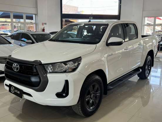 TOYOTA-HILUX-2.8 D-4D TURBO DIESEL CD SR 4X4 AUTOMÁTICO TOYOTA-HILUX-2023