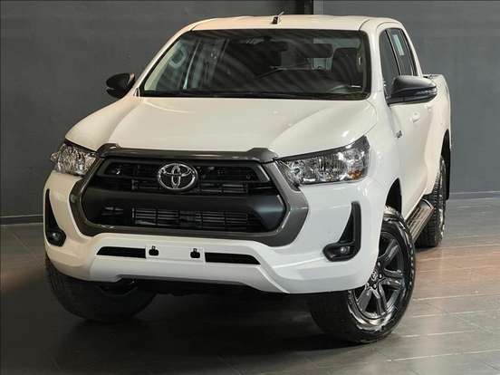 TOYOTA-HILUX-2.8 D-4D TURBO DIESEL CD SR 4X4 AUTOMÁTICO TOYOTA-HILUX-2026