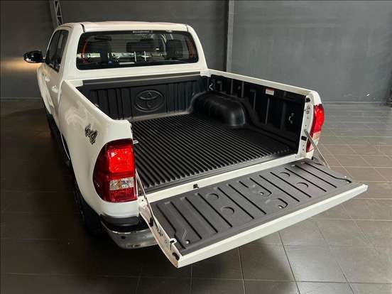 TOYOTA-HILUX-2026