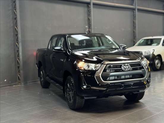 TOYOTA-HILUX-2.8 D-4D TURBO DIESEL CD SR 4X4 AUTOMÁTICO TOYOTA-HILUX-2026