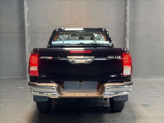 TOYOTA-HILUX-2026
