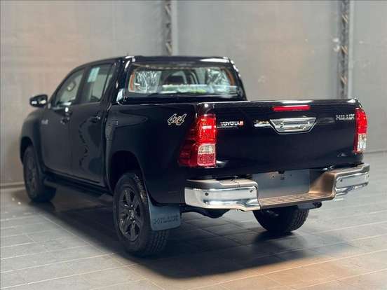 TOYOTA-HILUX-2.8 D-4D TURBO DIESEL CD SR 4X4 AUTOMÁTICO TOYOTA-HILUX-2026