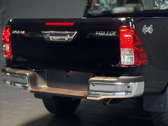 TOYOTA-HILUX-2026