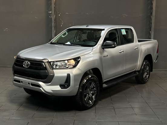 TOYOTA-HILUX-2.8 D-4D TURBO DIESEL CD SR 4X4 AUTOMÁTICO TOYOTA-HILUX-2026
